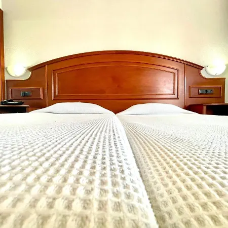Studio Tr Has A Balcony, Pool And Nice View, Puerto De La Cruz Apartment *