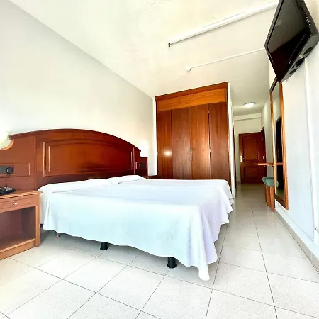 Studio Tr Has A Balcony, Pool And Nice View, Puerto De La Cruz *